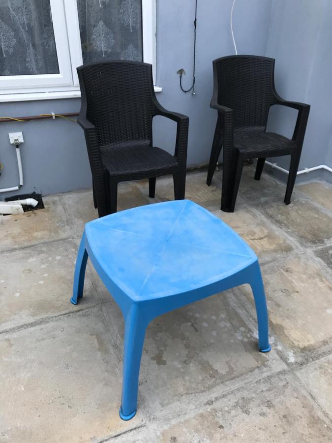 2 Bedroom Apartment Плимът Екстериор снимка