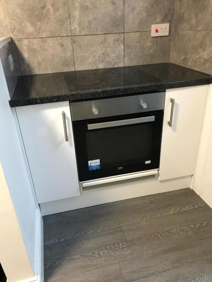 2 Bedroom Apartment Плимът Екстериор снимка