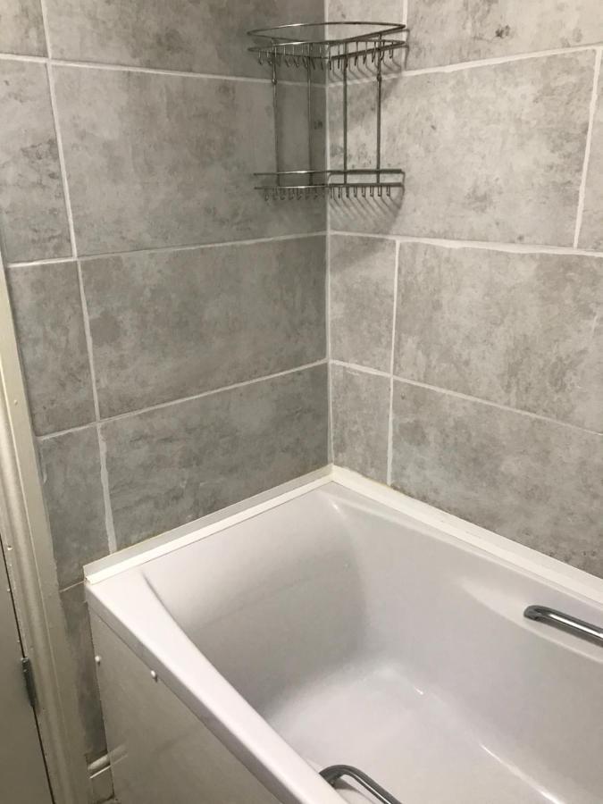 2 Bedroom Apartment Плимът Екстериор снимка
