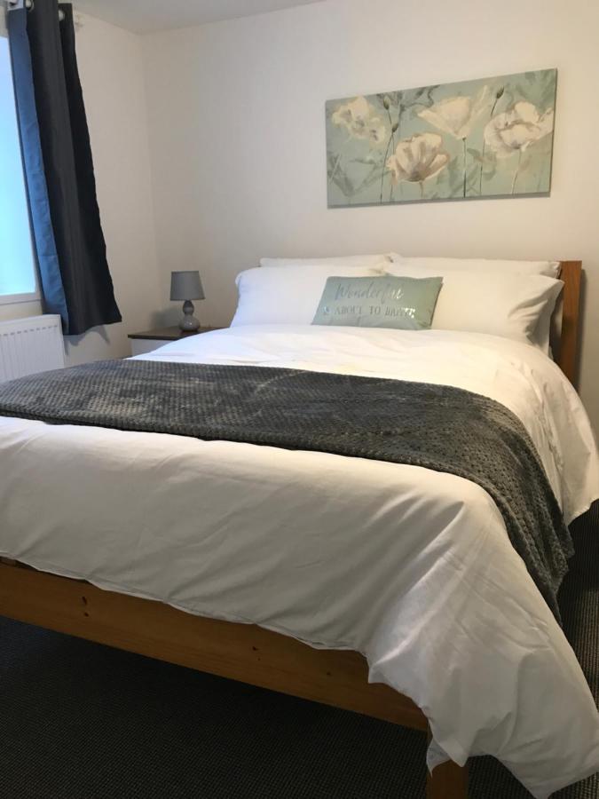 2 Bedroom Apartment Плимът Екстериор снимка