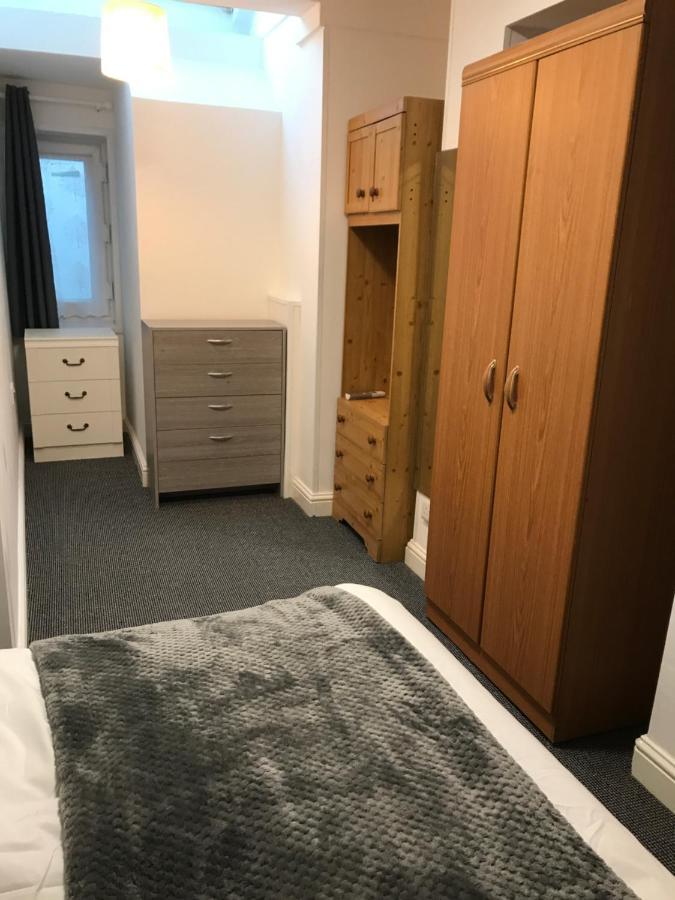 2 Bedroom Apartment Плимът Екстериор снимка